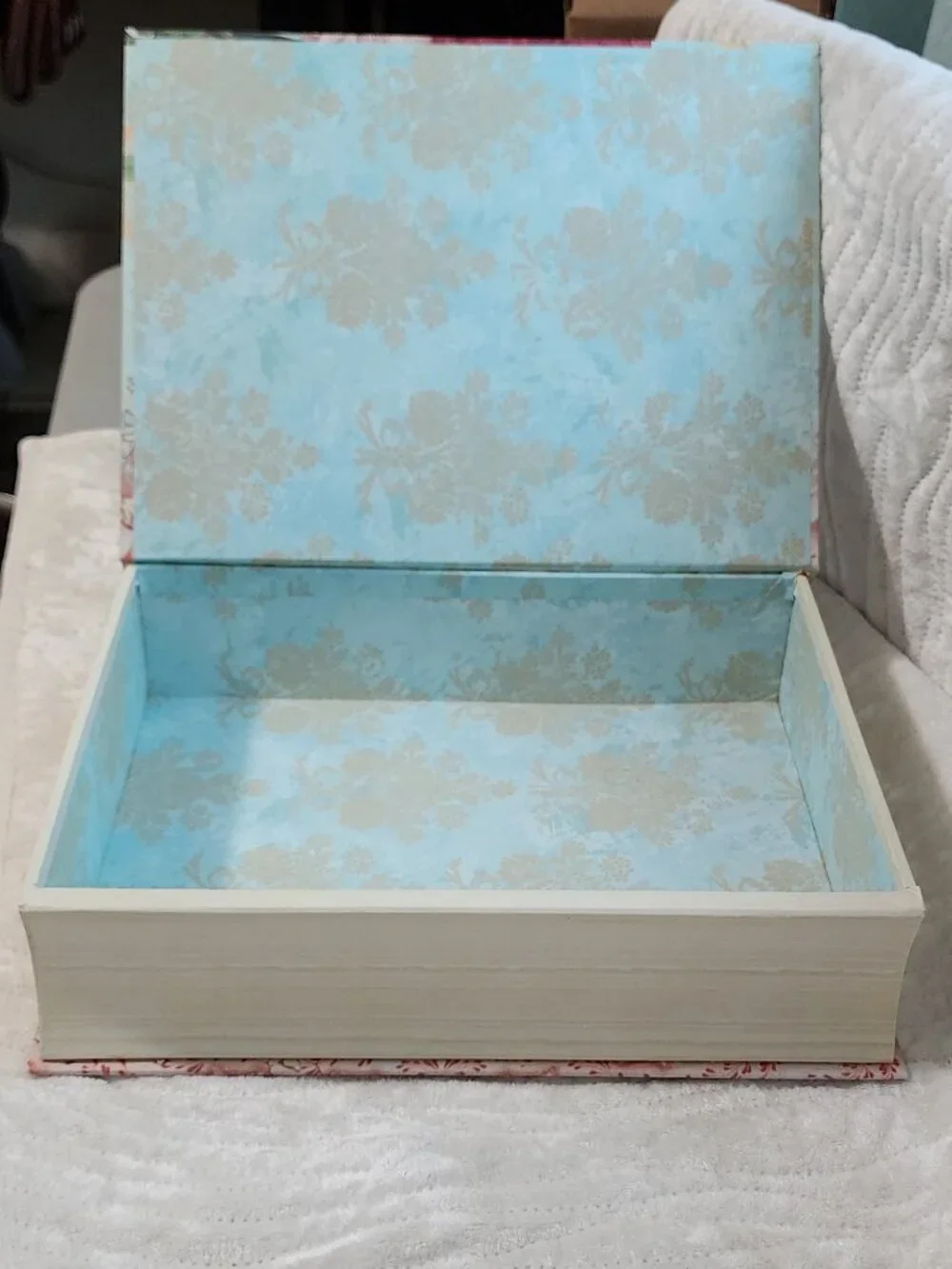 Heavy Cardboard Book For Storage, Front and Back are alike, - Picture 5 of 6